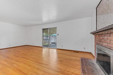 697 3rd St W, Sonoma, CA 95476 photo 4