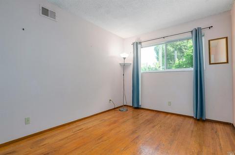 114 Menlo Ct, Vallejo, CA 94589 photo 17
