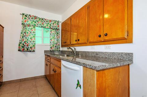 114 Menlo Ct, Vallejo, CA 94589 photo 9