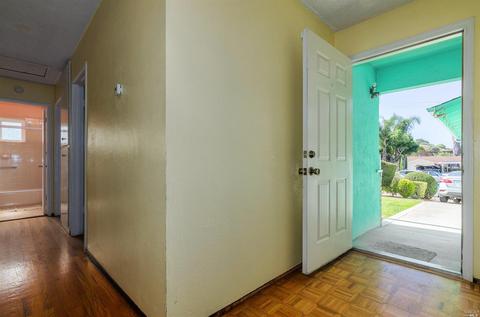114 Menlo Ct, Vallejo, CA 94589 photo 5