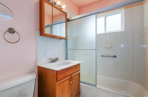 114 Menlo Ct, Vallejo, CA 94589 photo 18
