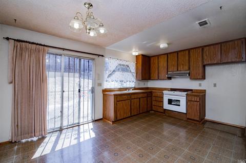 110 Gum Ct, Vallejo, CA 94589 photo 9