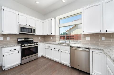 353 Eagle Ln, Vacaville, CA 95687 photo 6