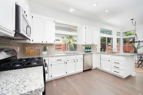 353 Eagle Ln, Vacaville, CA 95687 photo 5
