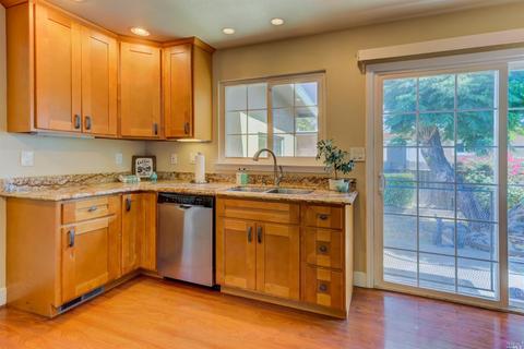 2106 Nottingham Dr, Fairfield, CA 94533 photo 11