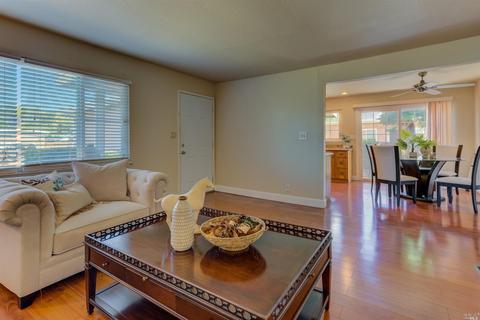 2106 Nottingham Dr, Fairfield, CA 94533 photo 8