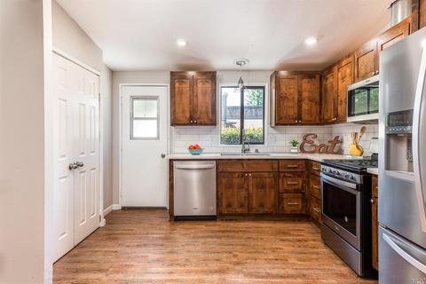 16 Pine Tree Cir, Cotati, CA 94931 photo 8