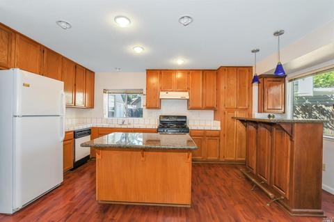 407 Regency Cir, Vacaville, CA 95687 photo 6