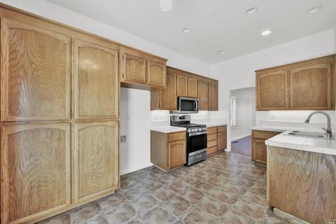2804 Parkview Ter, Fairfield, CA 94534 photo 13