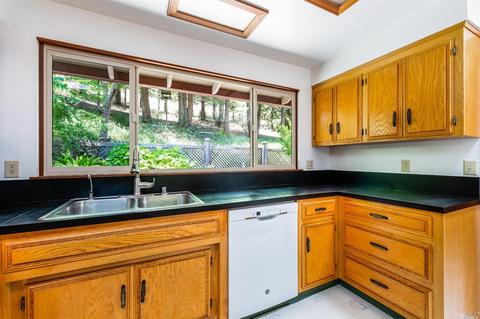 261 Bourbon Ln, Ukiah, CA 95482 photo 10