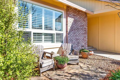242 Prune Tree Dr, Healdsburg, CA 95448 photo 2