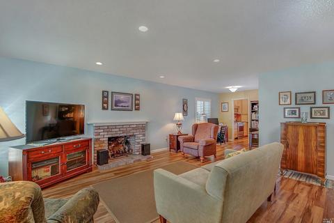 242 Prune Tree Dr, Healdsburg, CA 95448 photo 6