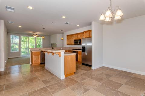 554 Emily Rose Cir, Windsor, CA 95492 photo 4