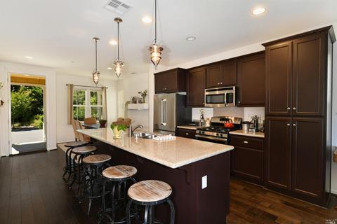 683 Larkspur Dr, Healdsburg, CA 95448 photo 3