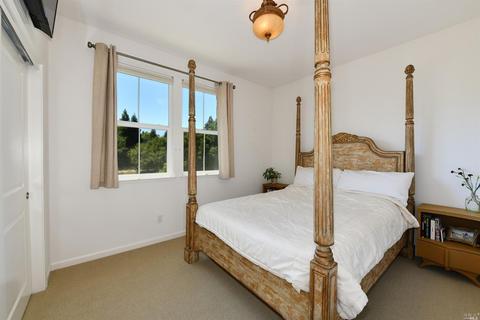 683 Larkspur Dr, Healdsburg, CA 95448 photo 11