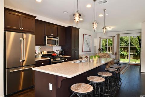 683 Larkspur Dr, Healdsburg, CA 95448 photo 4
