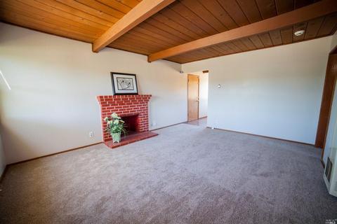 1044 Pine St, Vallejo, CA 94590 photo 2