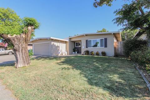 224 Hemlock St, Vacaville, CA 95688 photo 1