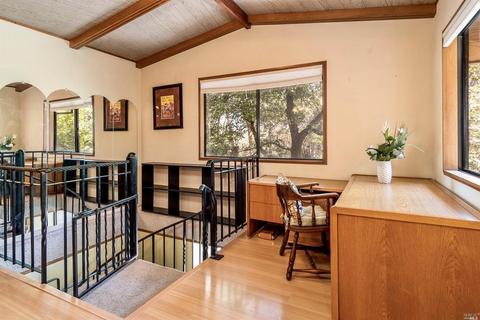 305 Crestview Dr, Ukiah, CA 95482 photo 3