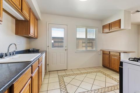 406 Elder St, Vacaville, CA 95688 photo 9