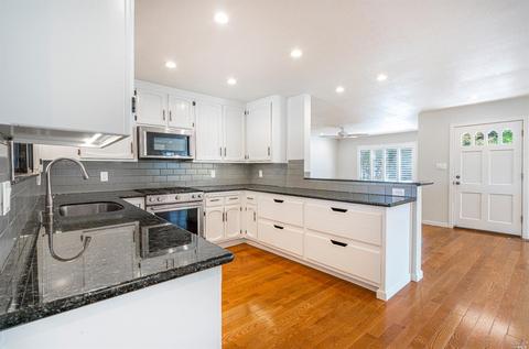 1813 Wright St, Santa Rosa, CA 95404 photo 3