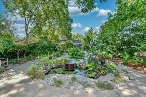 1949 Laurel St, Napa, CA 94559 photo 33