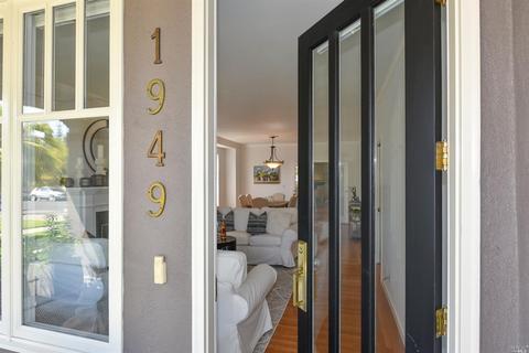 1949 Laurel St, Napa, CA 94559 photo 2