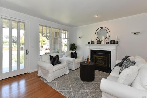 1949 Laurel St, Napa, CA 94559 photo 4