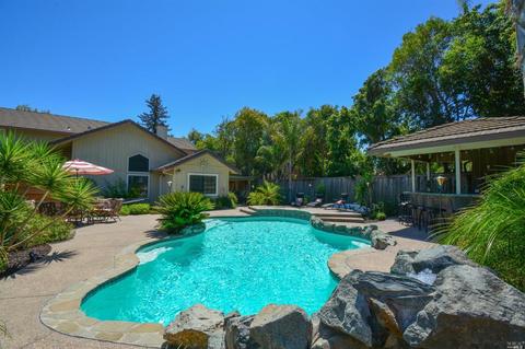 335 Holly Ct, Dixon, CA 95620 photo 1