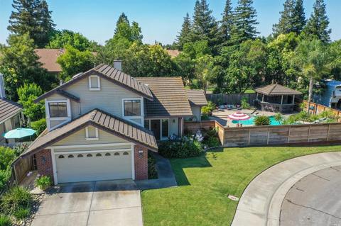 335 Holly Ct, Dixon, CA 95620 photo 3