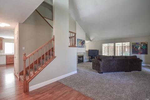 335 Holly Ct, Dixon, CA 95620 photo 7