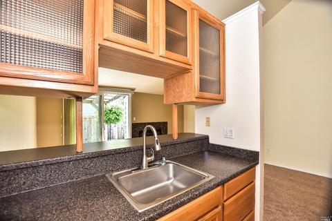 116 Courtyards E, Windsor, CA 95492 photo 2