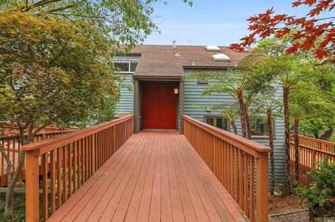 386 Carrera Dr, Mill Valley, CA 94941 photo 4