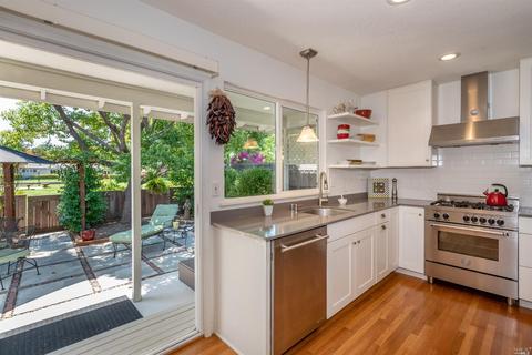 229 Prune Tree Dr, Healdsburg, CA 95448 photo 9