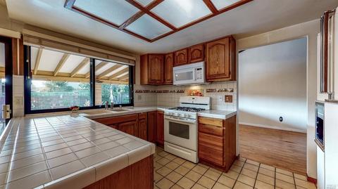 1737 E Madison St, Petaluma, CA 94954 photo 7