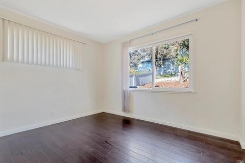 69 Beverly Dr, Vallejo, CA 94591 photo 11