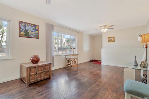 69 Beverly Dr, Vallejo, CA 94591 photo 2