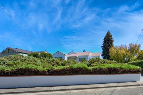 221 Greenfield Ave, Vallejo, CA 94590 photo 3
