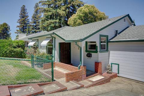 720 Laurel St, Vallejo, CA 94591 photo 3