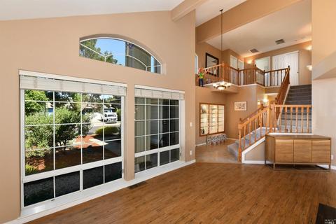 232 Belfiore Ln, Windsor, CA 95492 photo 5