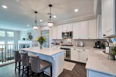604 Jade St, Petaluma, CA 94952 photo 1