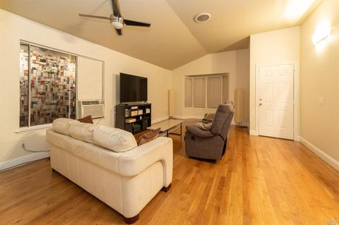 9604 Lord Dr, Windsor, CA 95492 photo 3