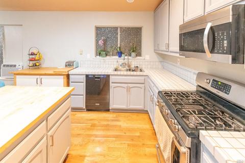 9604 Lord Dr, Windsor, CA 95492 photo 8