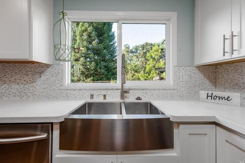 2420 Catalan Ct, Ukiah, CA 95482 photo 8