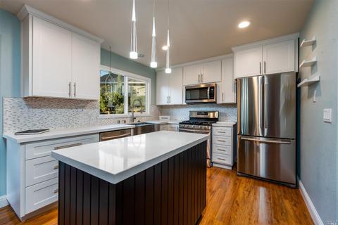 2420 Catalan Ct, Ukiah, CA 95482 photo 5