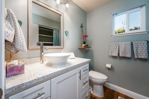 2420 Catalan Ct, Ukiah, CA 95482 photo 10