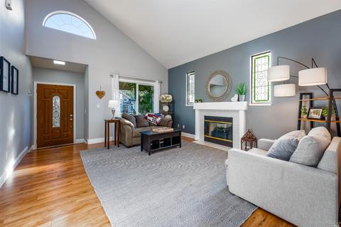 2420 Catalan Ct, Ukiah, CA 95482 photo 2