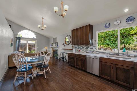 10932 Rio Ruso Dr, Windsor, CA 95492 photo 13