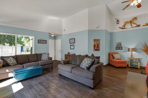 10932 Rio Ruso Dr, Windsor, CA 95492 photo 8