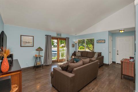 10932 Rio Ruso Dr, Windsor, CA 95492 photo 9